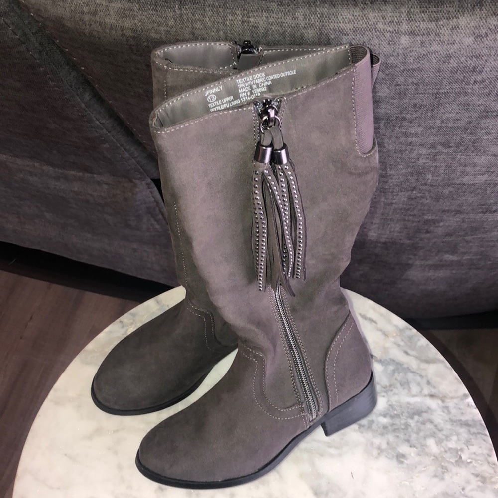 Gray sueded Steve Madden 13